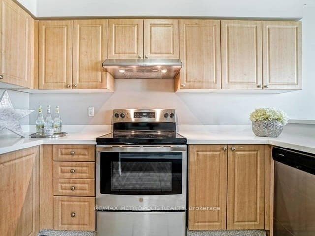 7340 Markham Road Unit 310 photo 13