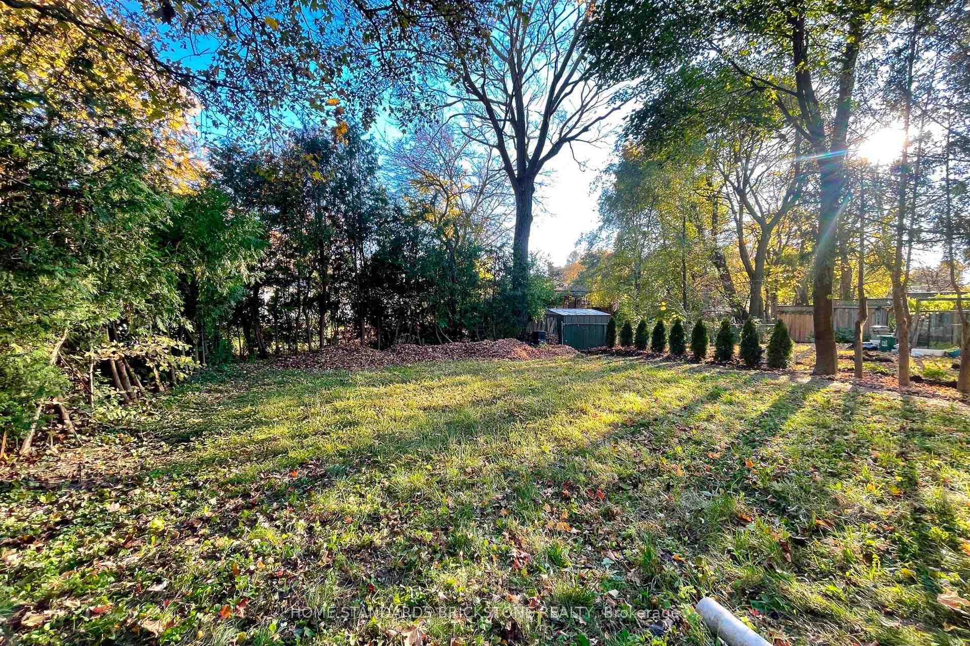 199 Dunforest Avenue photo 33