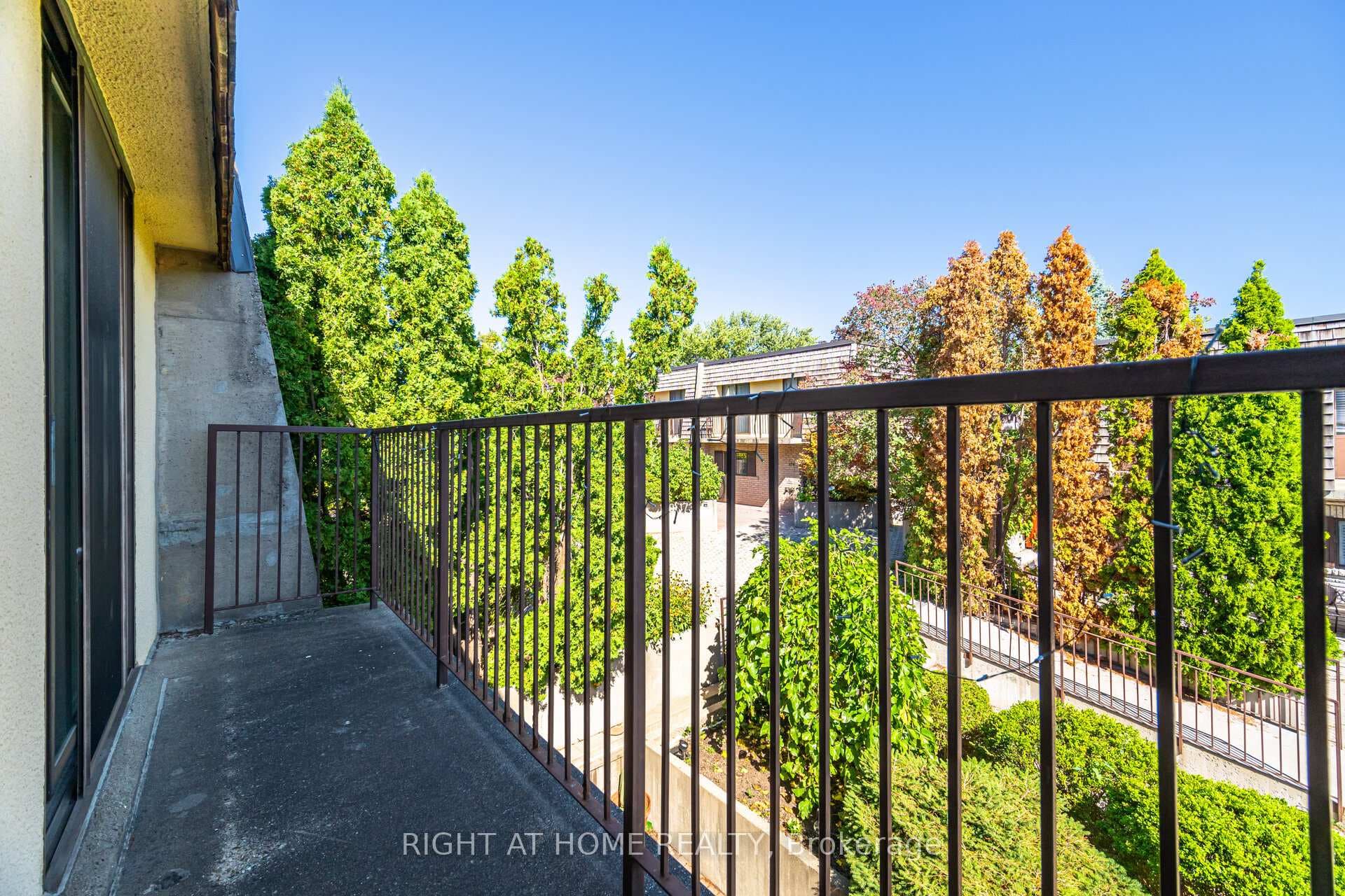 1250 Mississauga Valley Boulevard Unit 13 photo 33