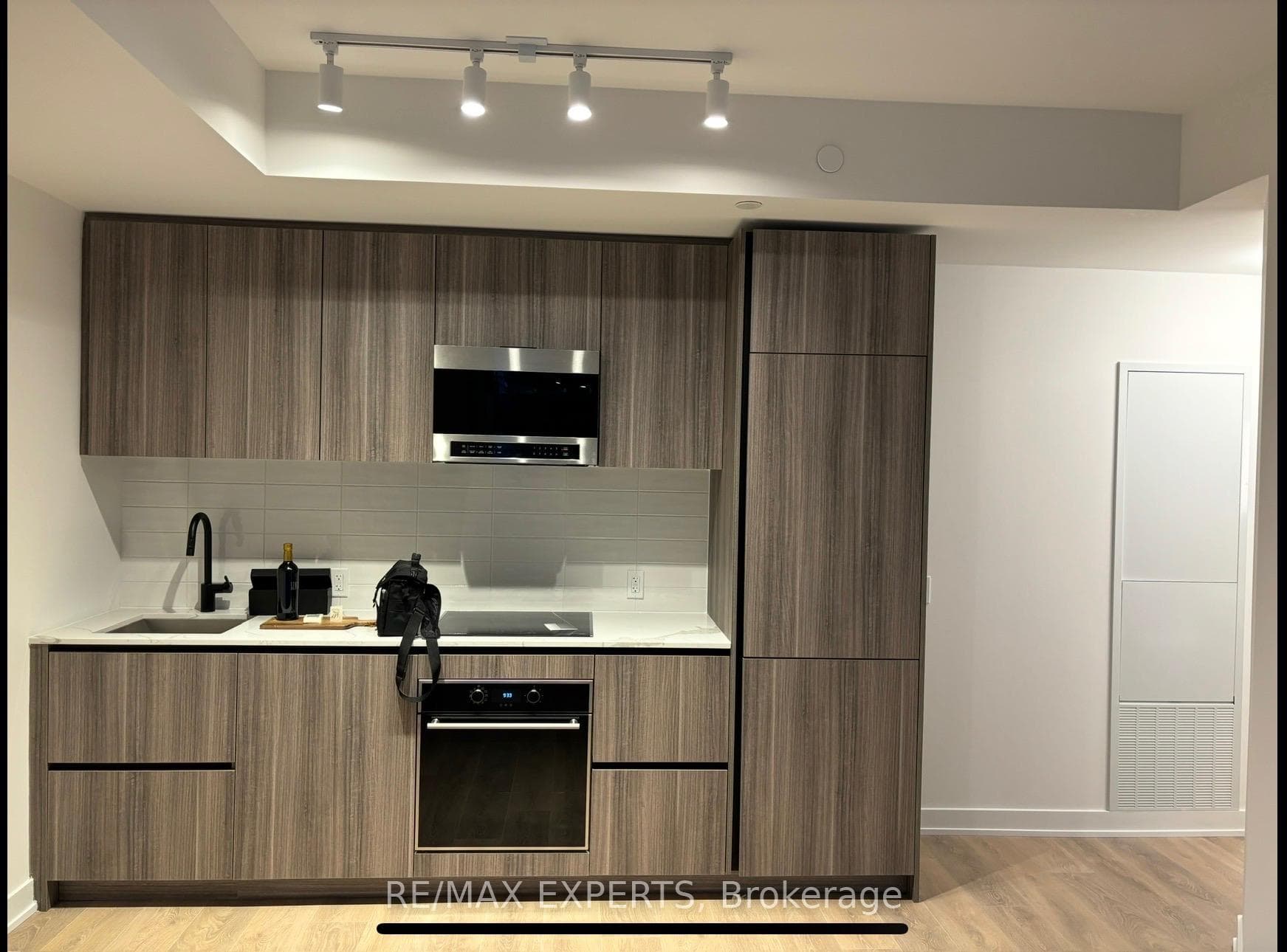 127 Broadway Avenue Unit 2809 photo 4