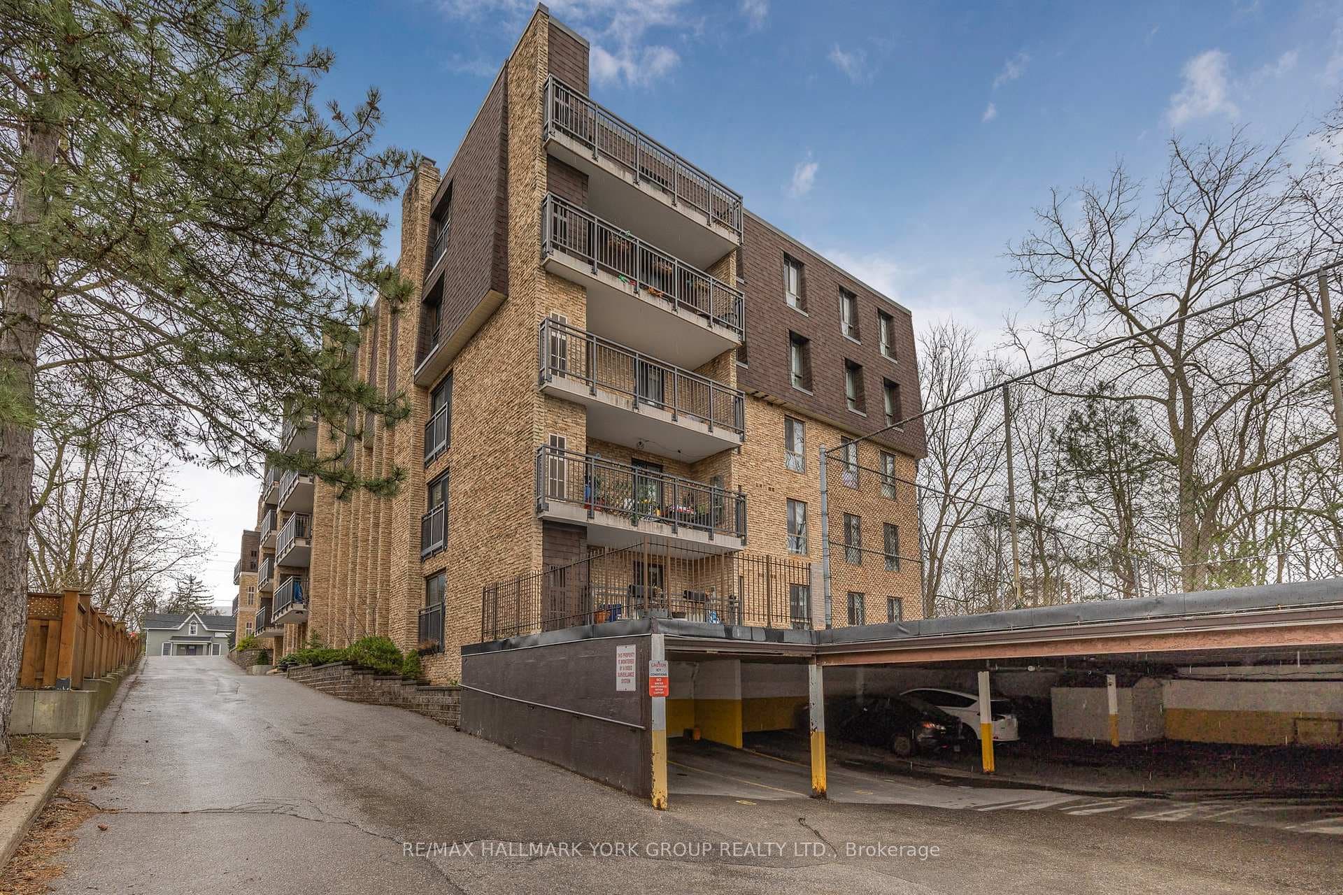 15390 Yonge Street Unit 202 photo 31