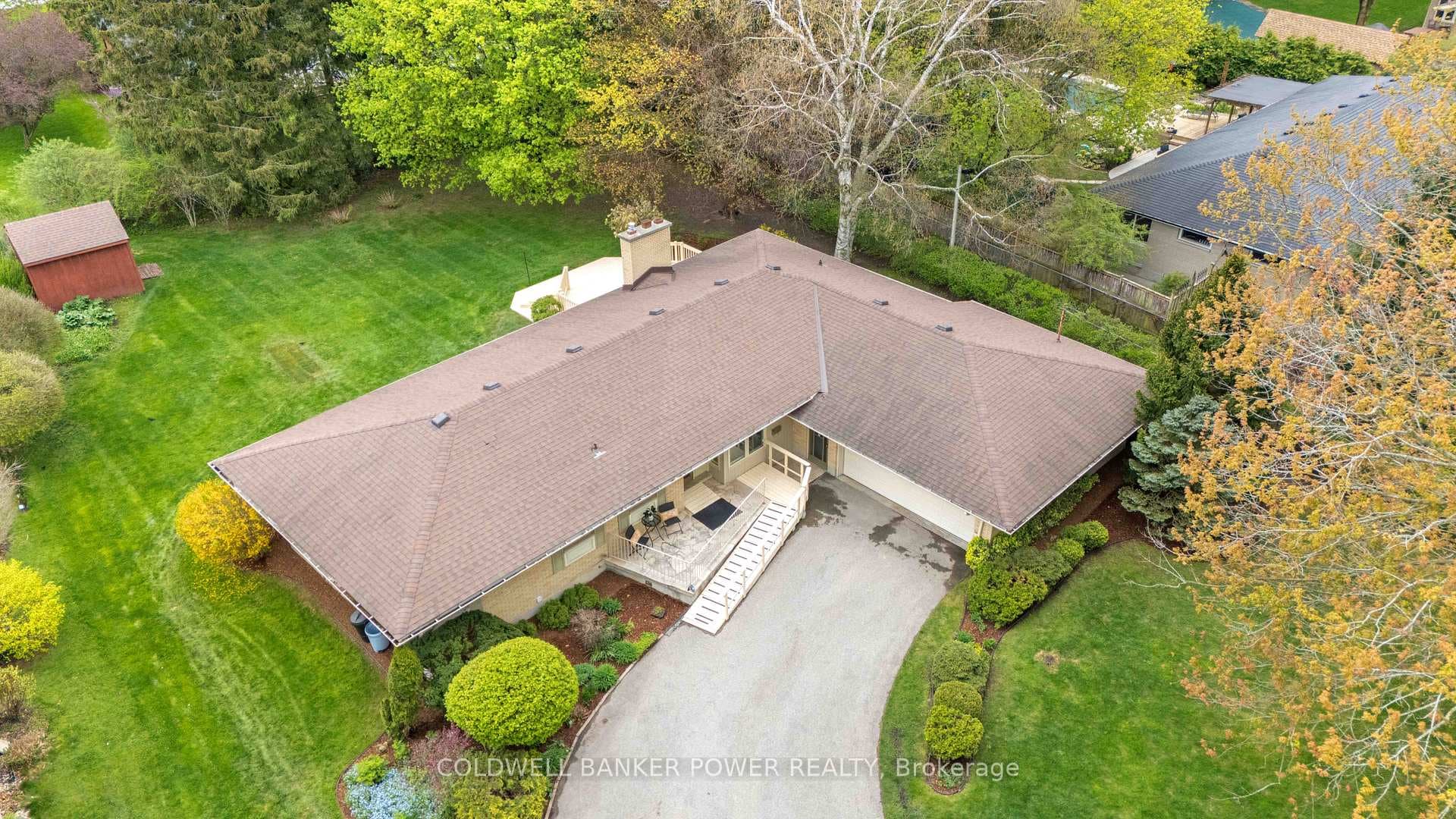 1514 Stoneybrook Crescent photo 46