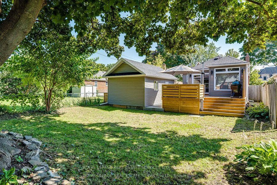22 Edgecroft Road photo 30