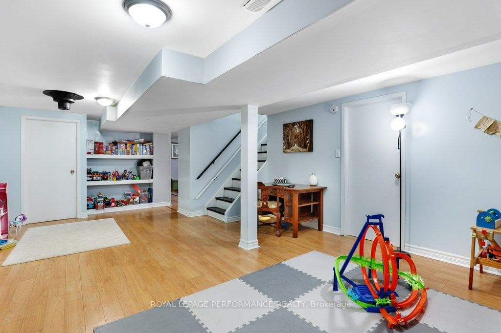 40 Heritage Road photo 28