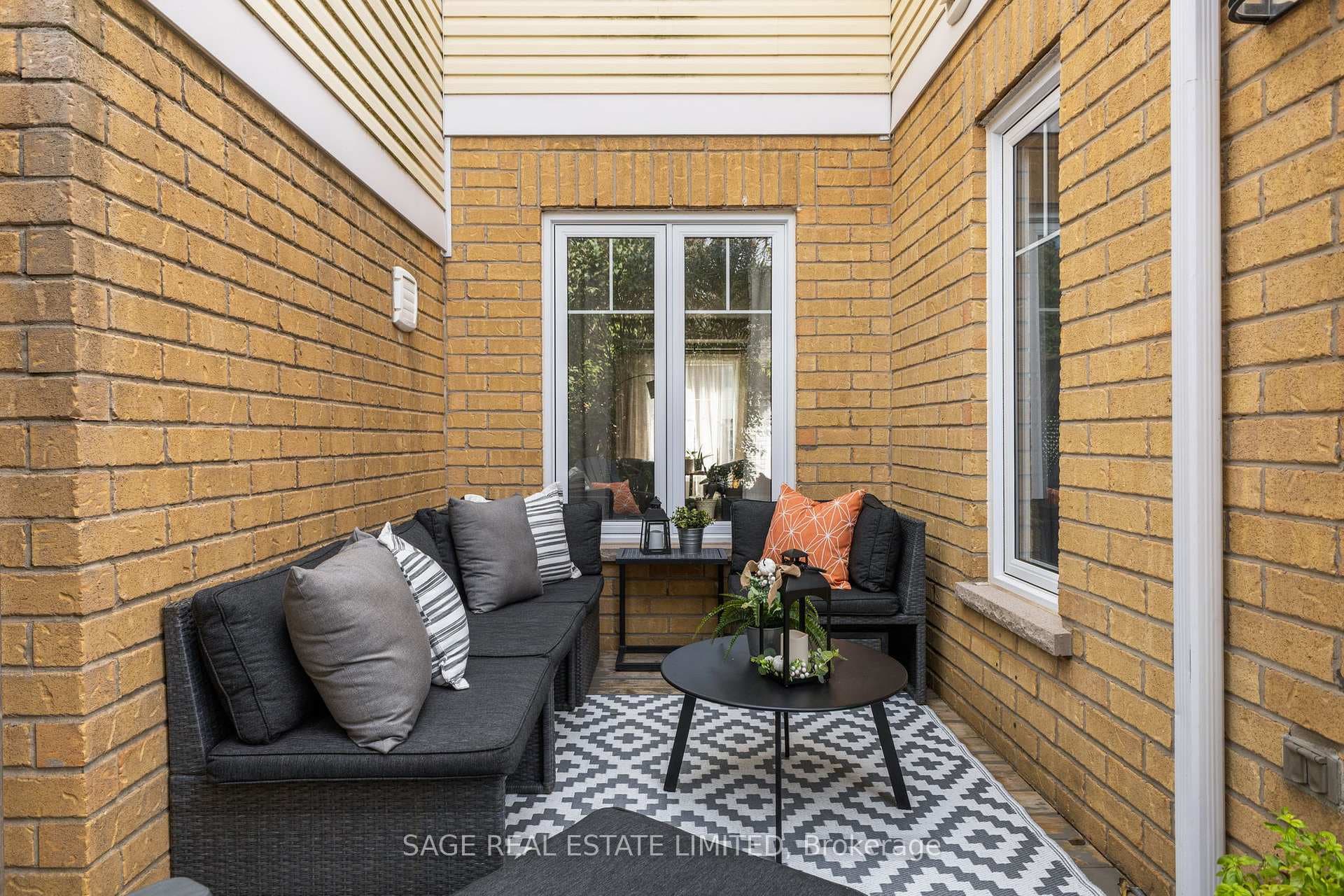 307 Balsam Street photo 23