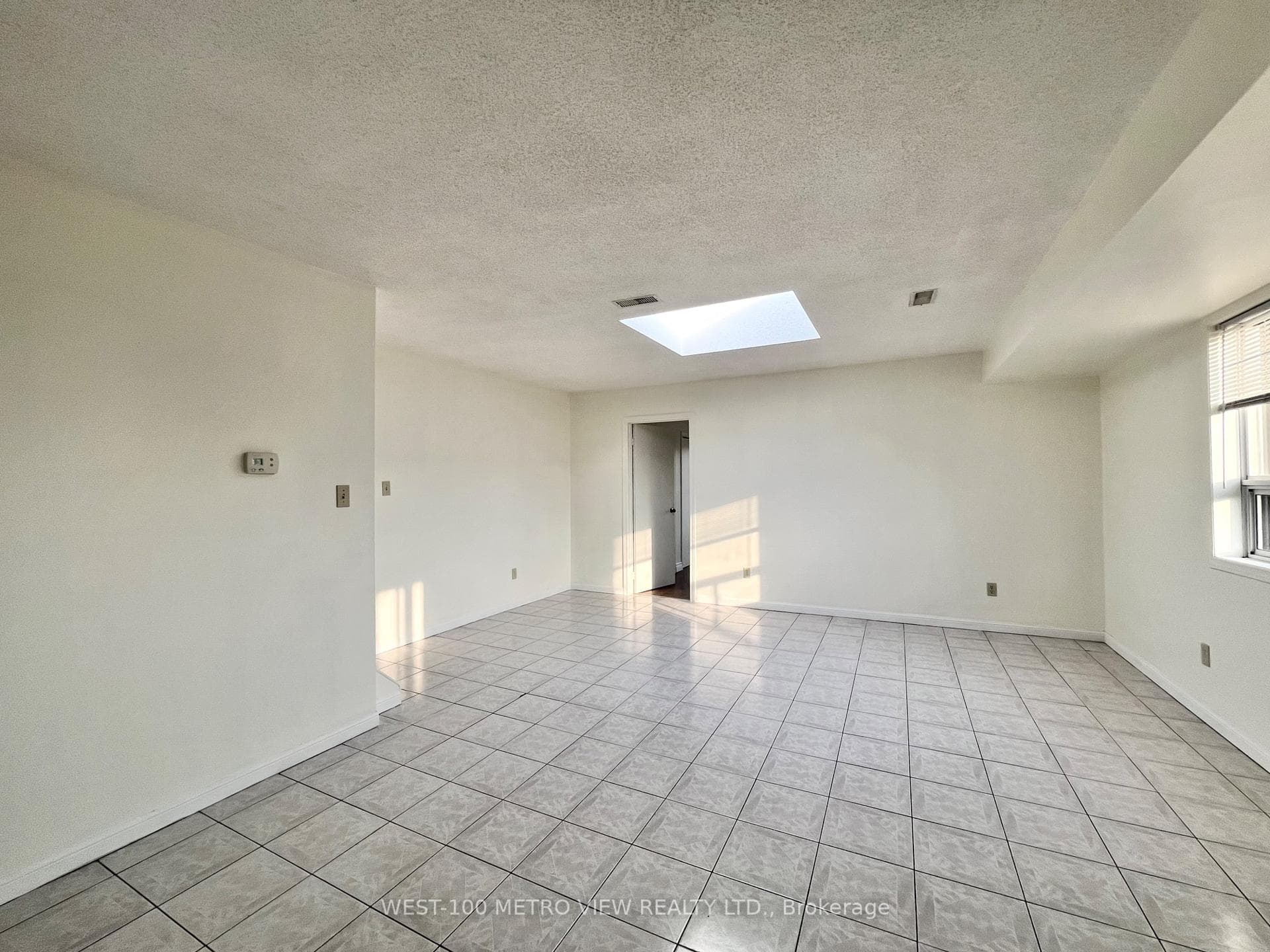 1686 St Clair Avenue Unit 3A photo 2