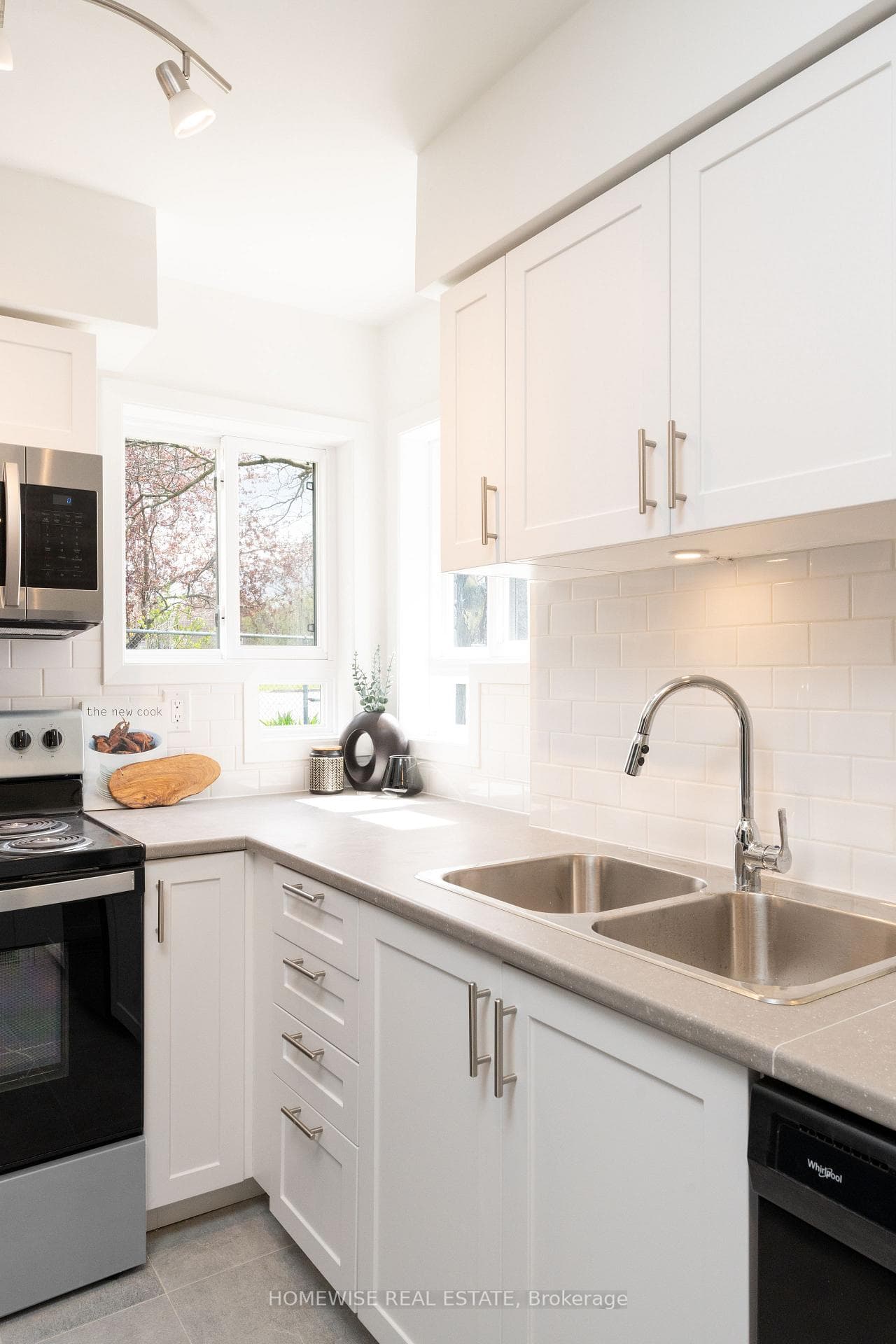 240 Ormond Drive Unit B11 photo 14