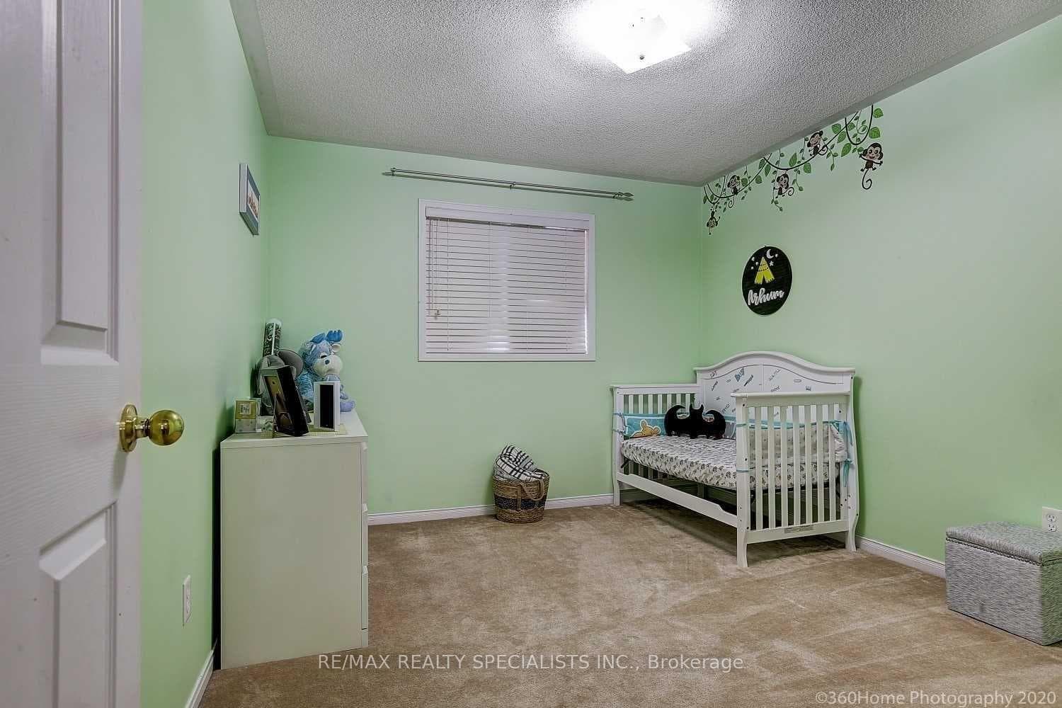47 Commodore Drive photo 11