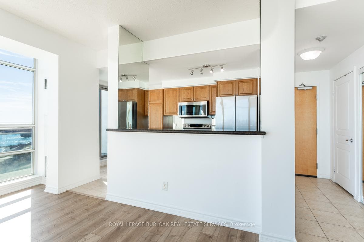 5 Marine Parade Drive Unit 904 photo 8