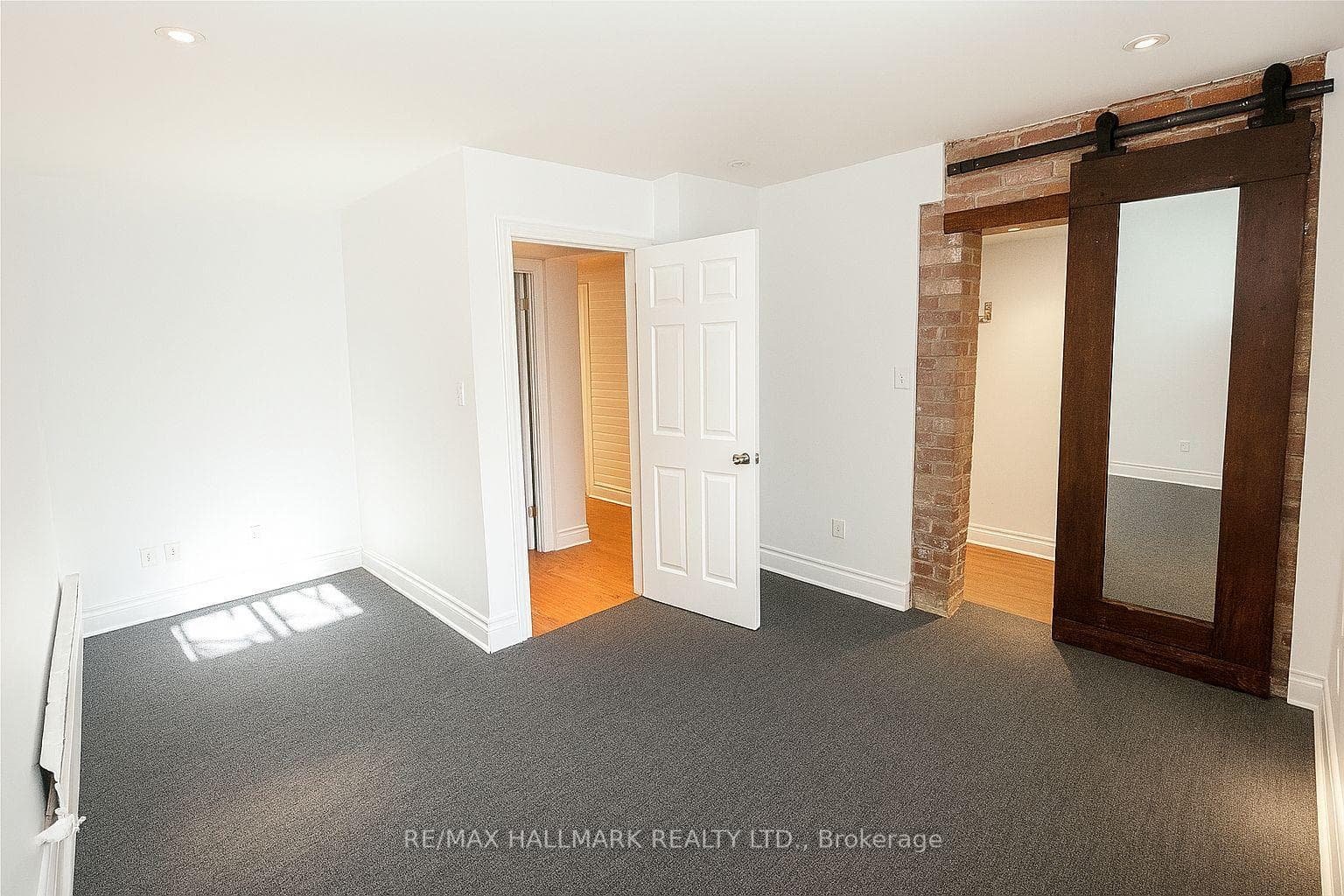 20 Triller Avenue Unit 1 photo 14