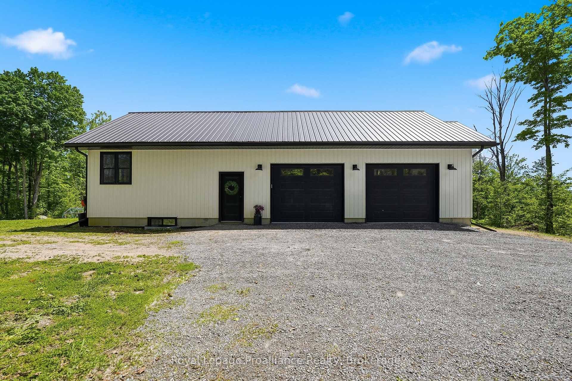 293 Douglas Road photo 39