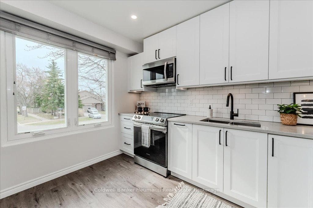 2445 Homelands Drive Unit 3 photo 6