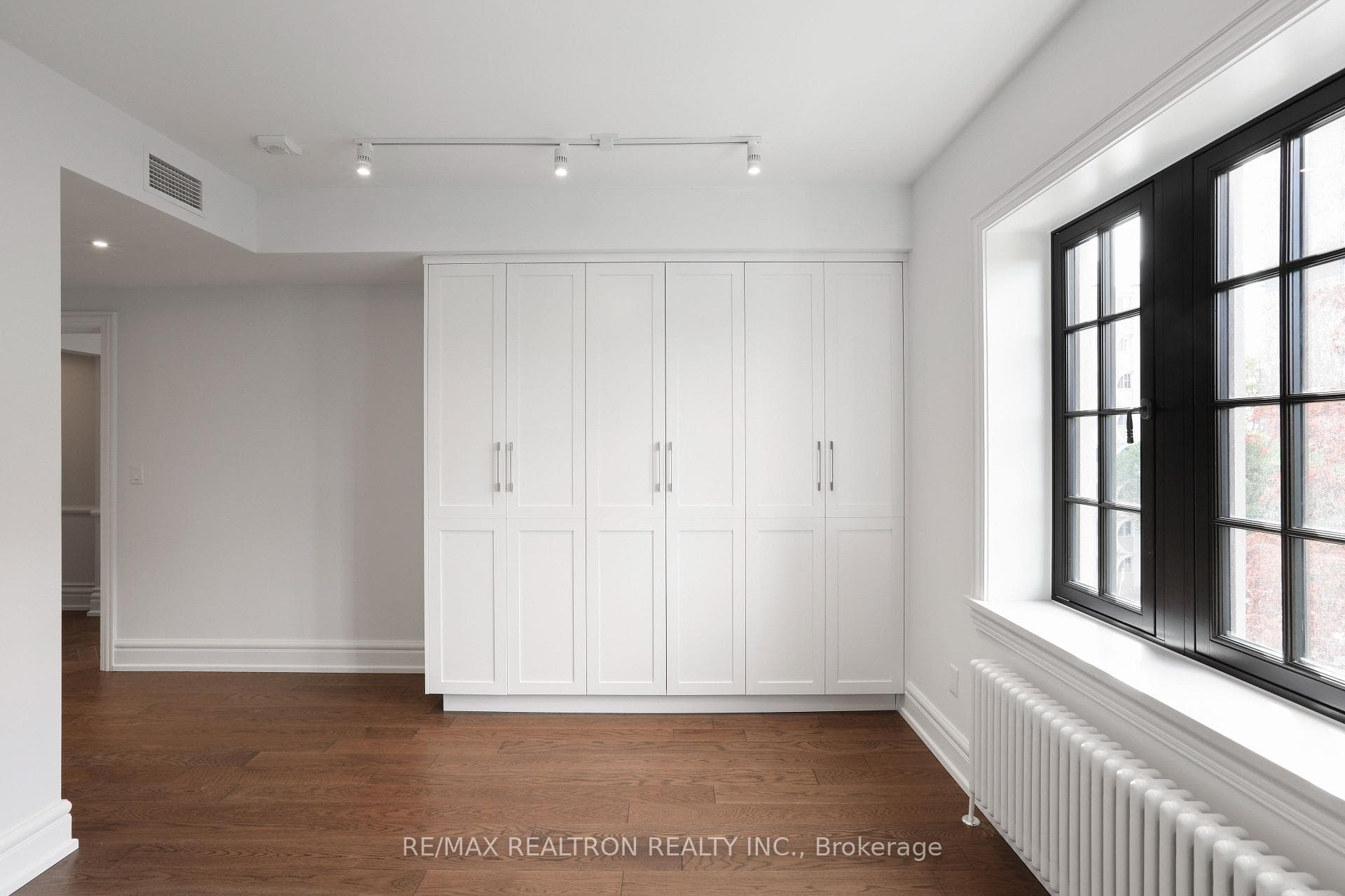 2 Clarendon Avenue Unit 203 photo 5