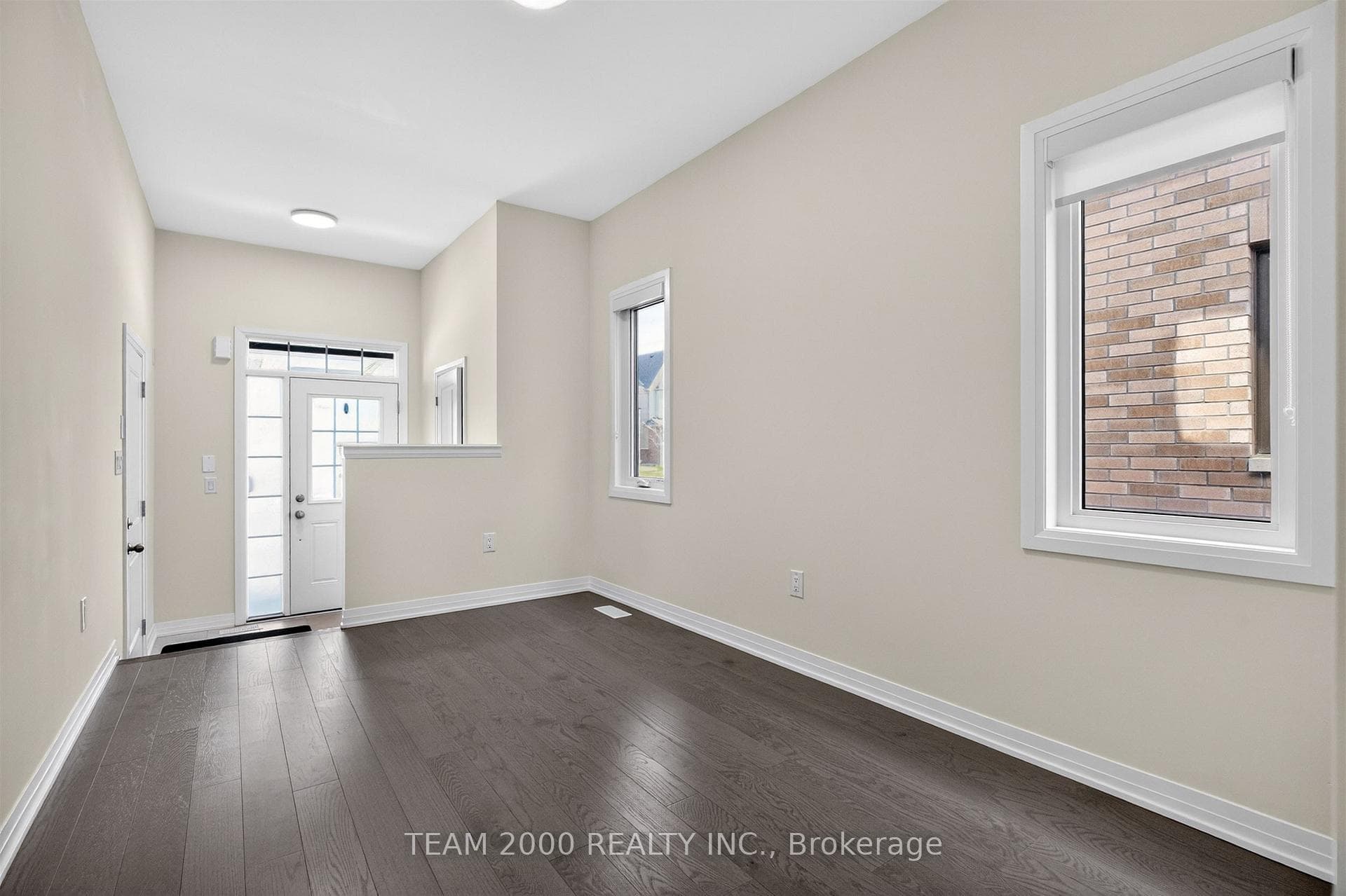 474 Adelaide Street photo 7