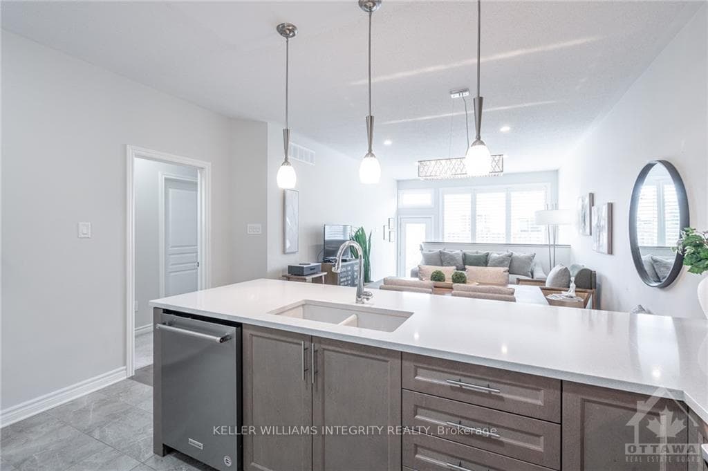 1135 BECKETT Crescent photo 10