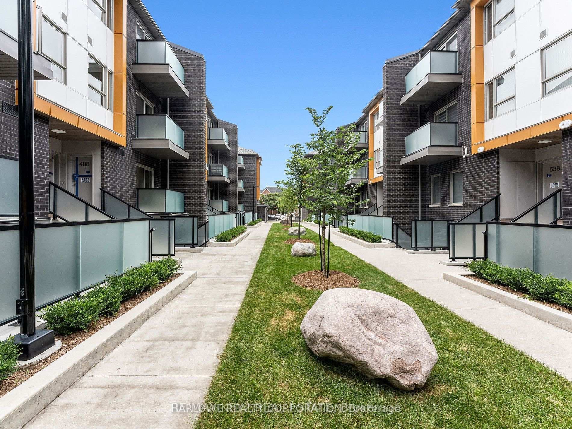 2787 Eglinton Avenue Unit 334 photo 1