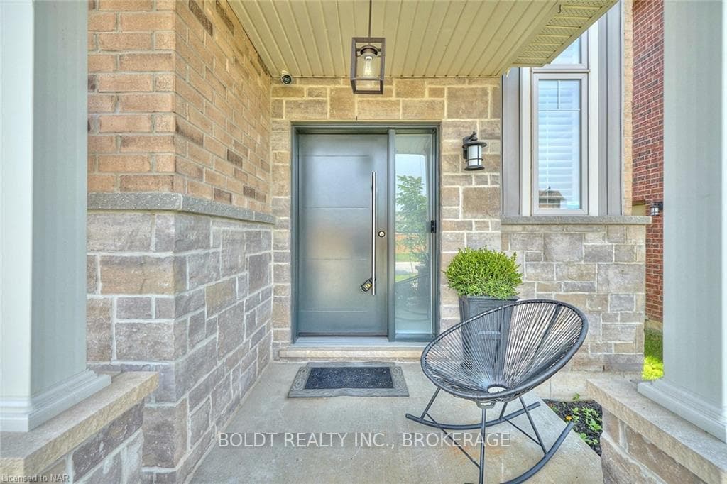 127 DENNIS Drive photo 5
