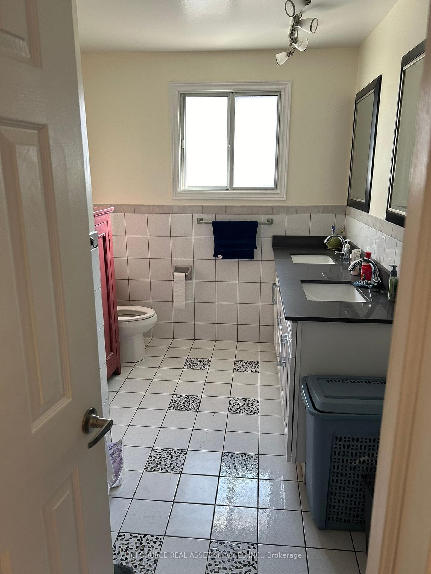 172 Kingsview Drive photo 6