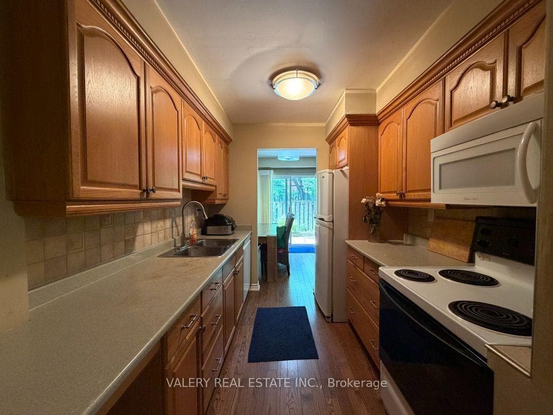 4662 Kingston Road photo 11