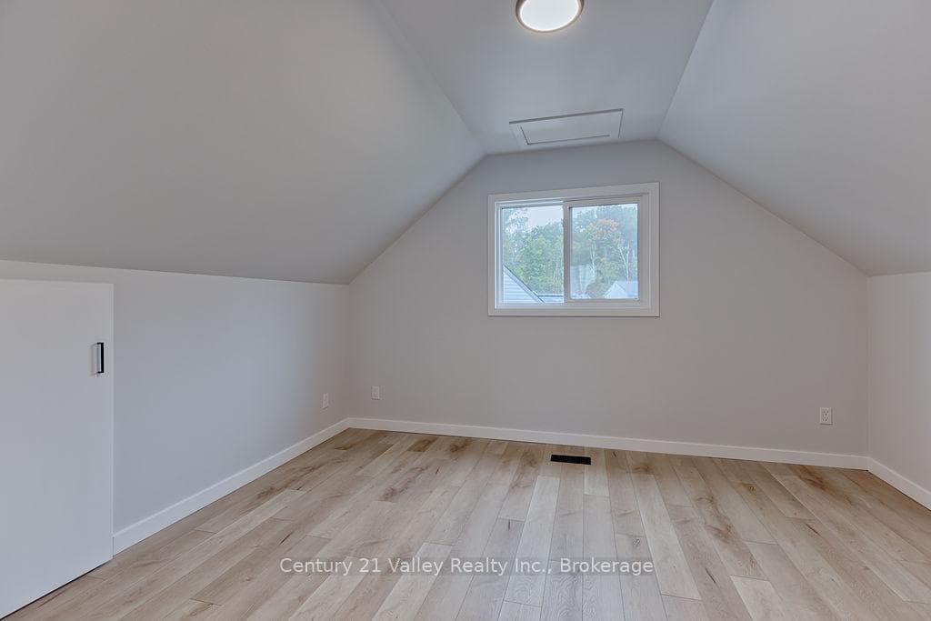 557 Sullivan Street photo 37