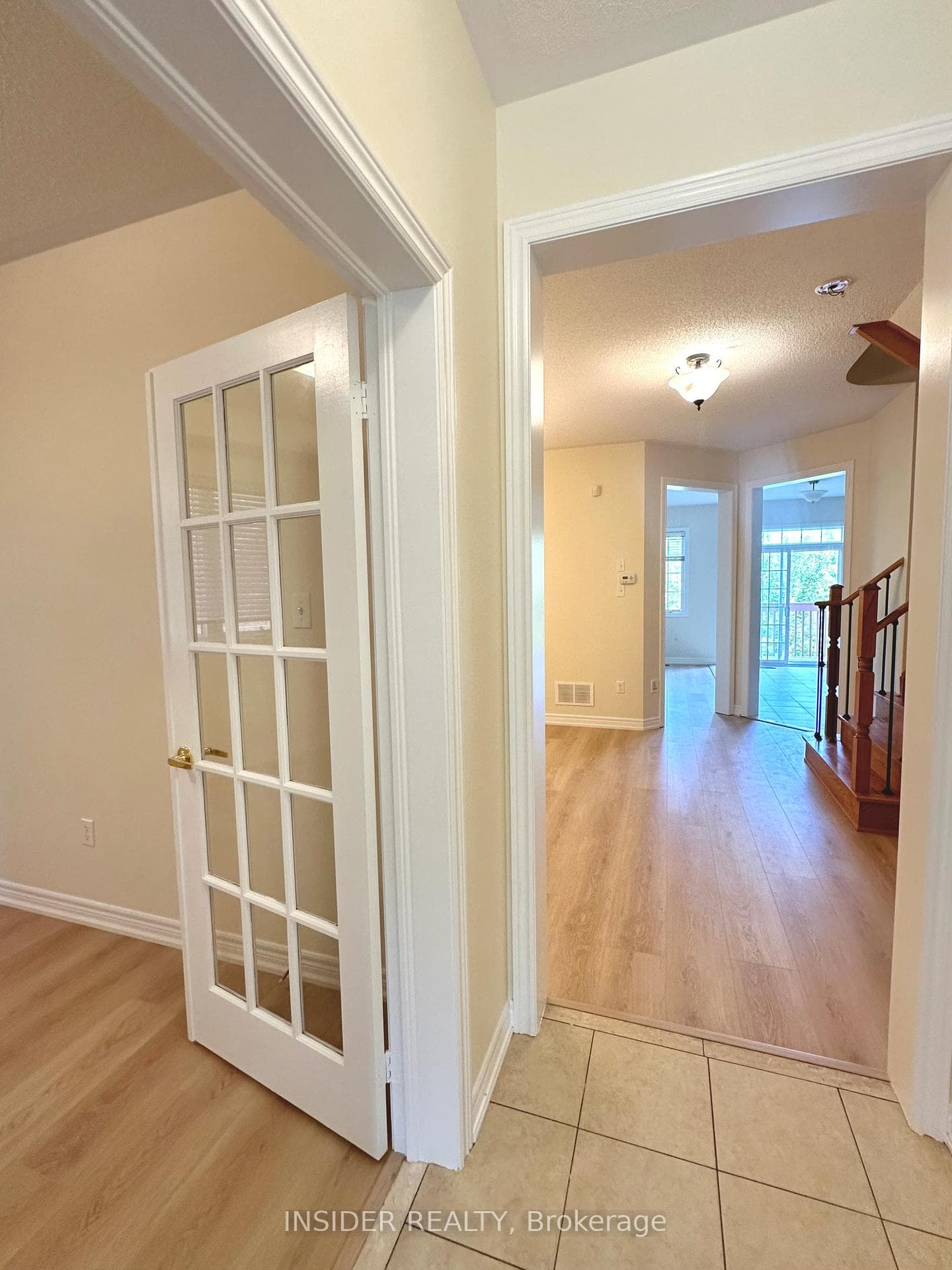 467 Hinchey Crescent photo 6