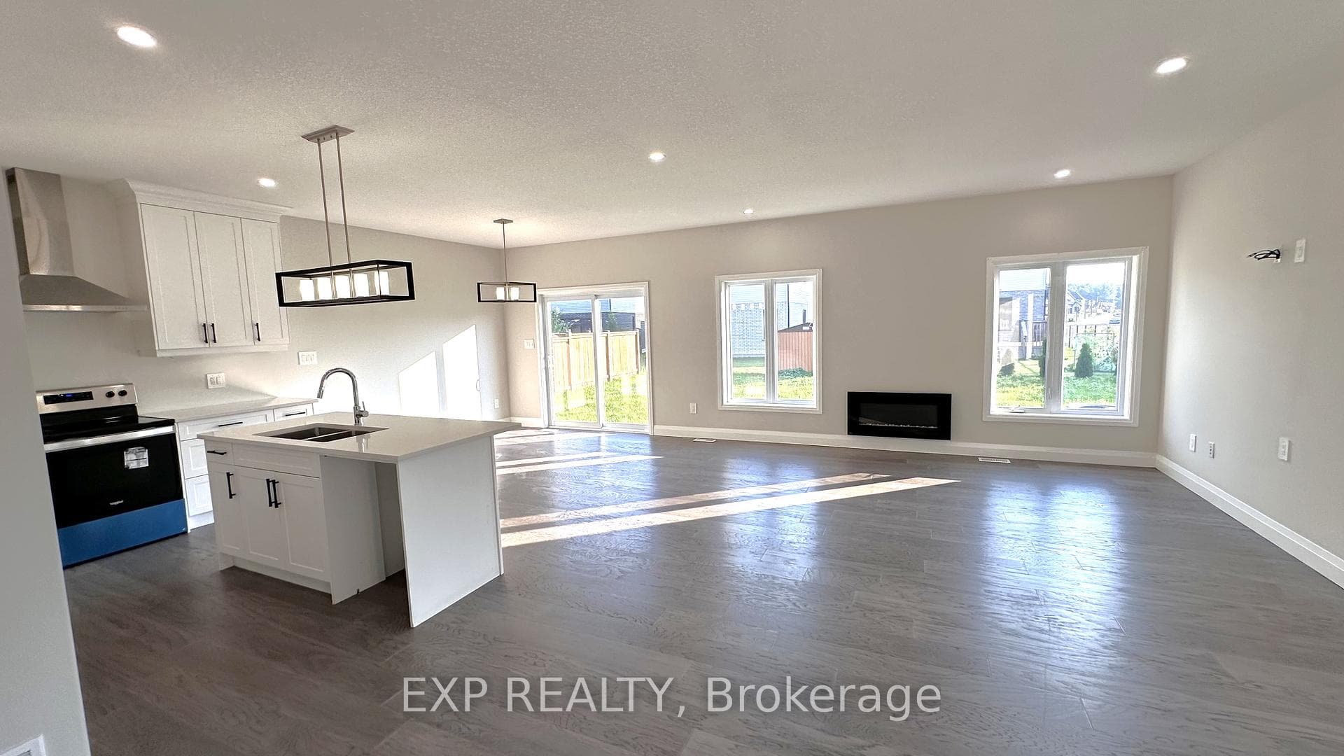 2212 Saddlerock Avenue photo 5