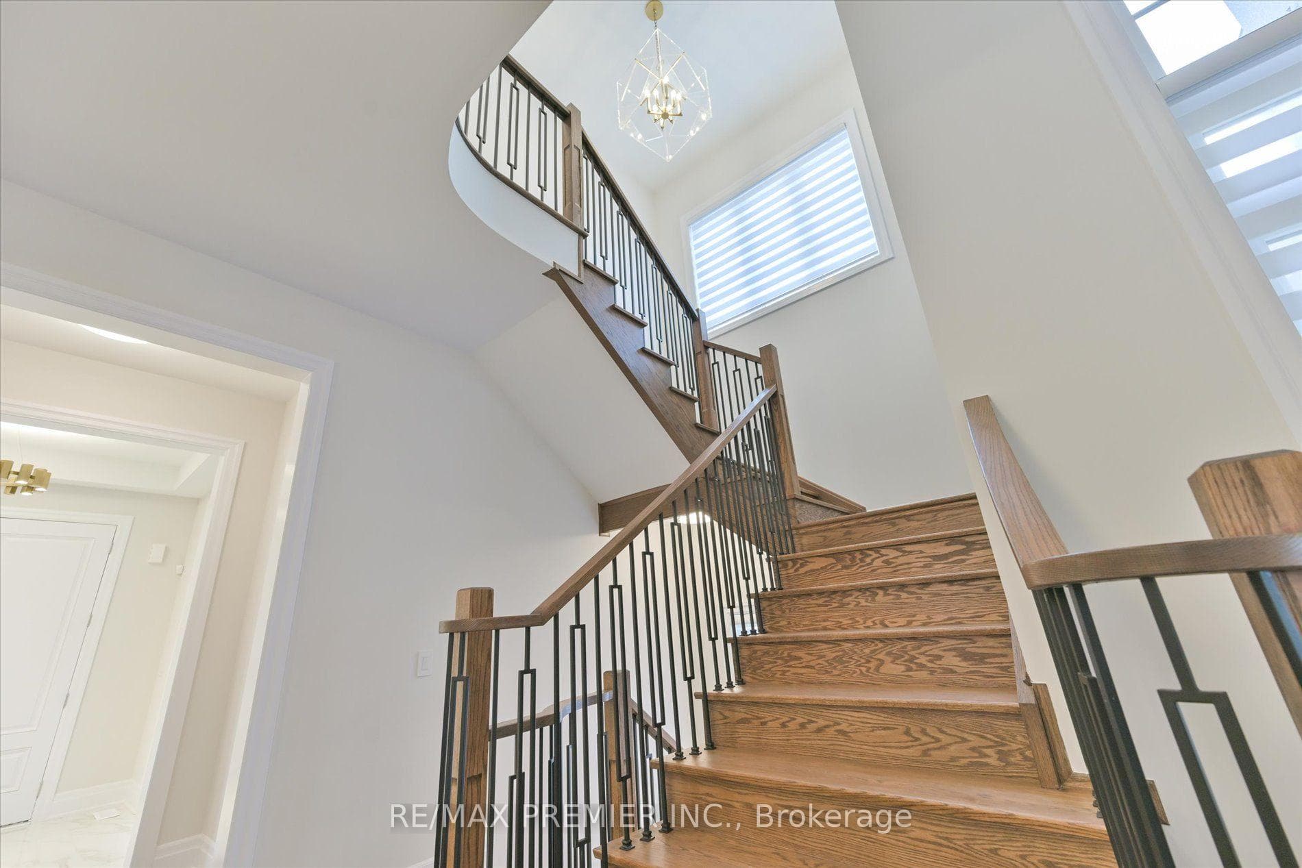 94 Sunny Acres Crescent photo 27