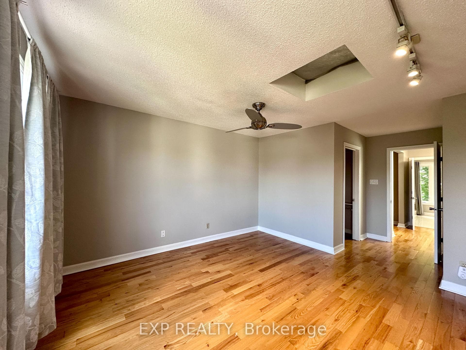 195 HENDERSON Avenue photo 23
