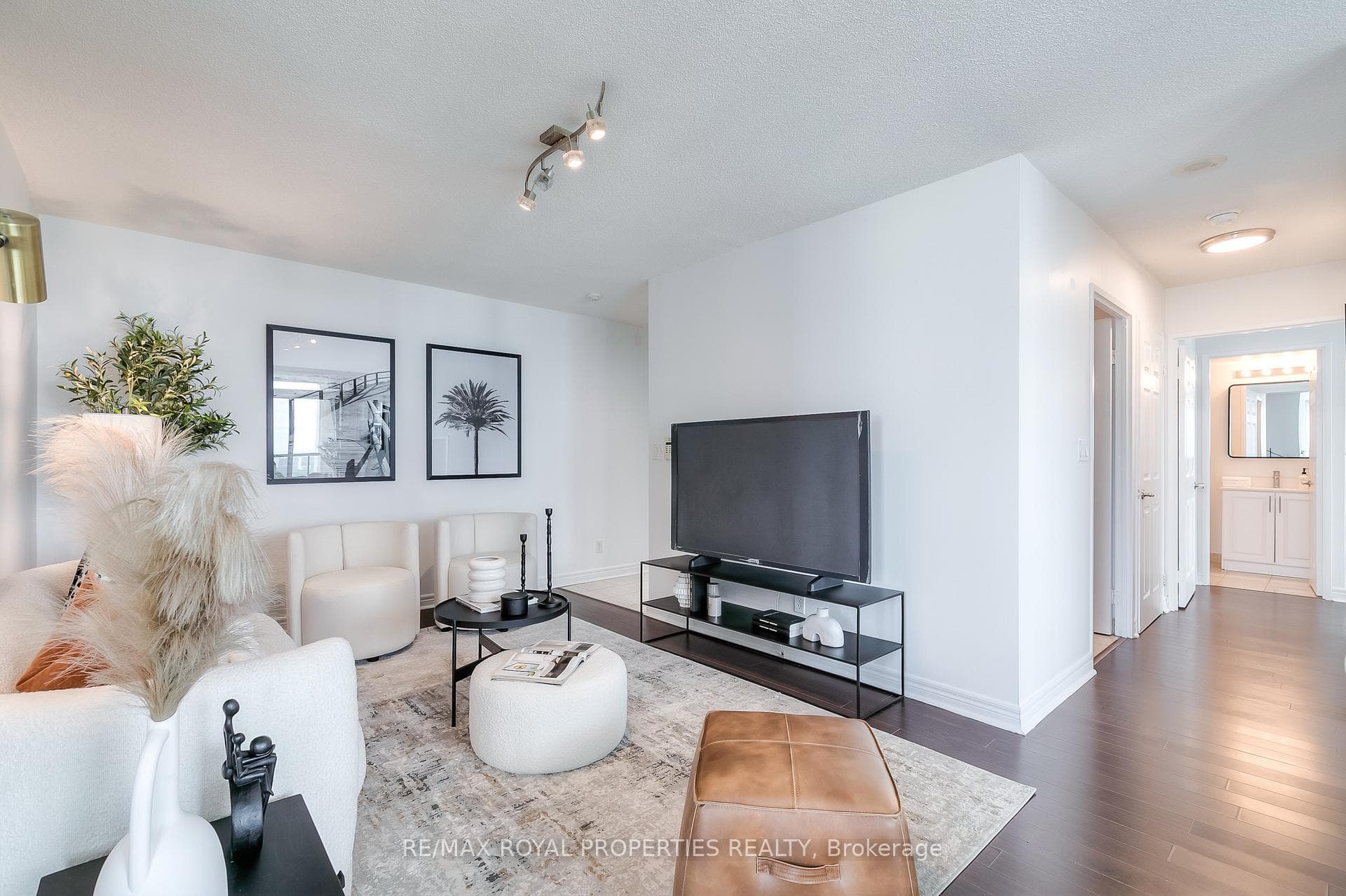 23 Hollywood Avenue Unit 3302 photo 7