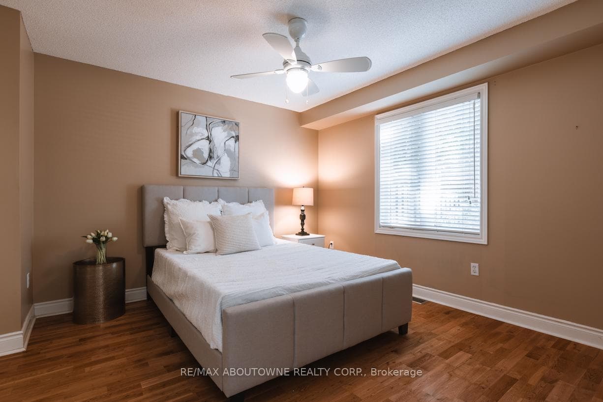 5427 Lakeshore Road Unit 11 photo 16