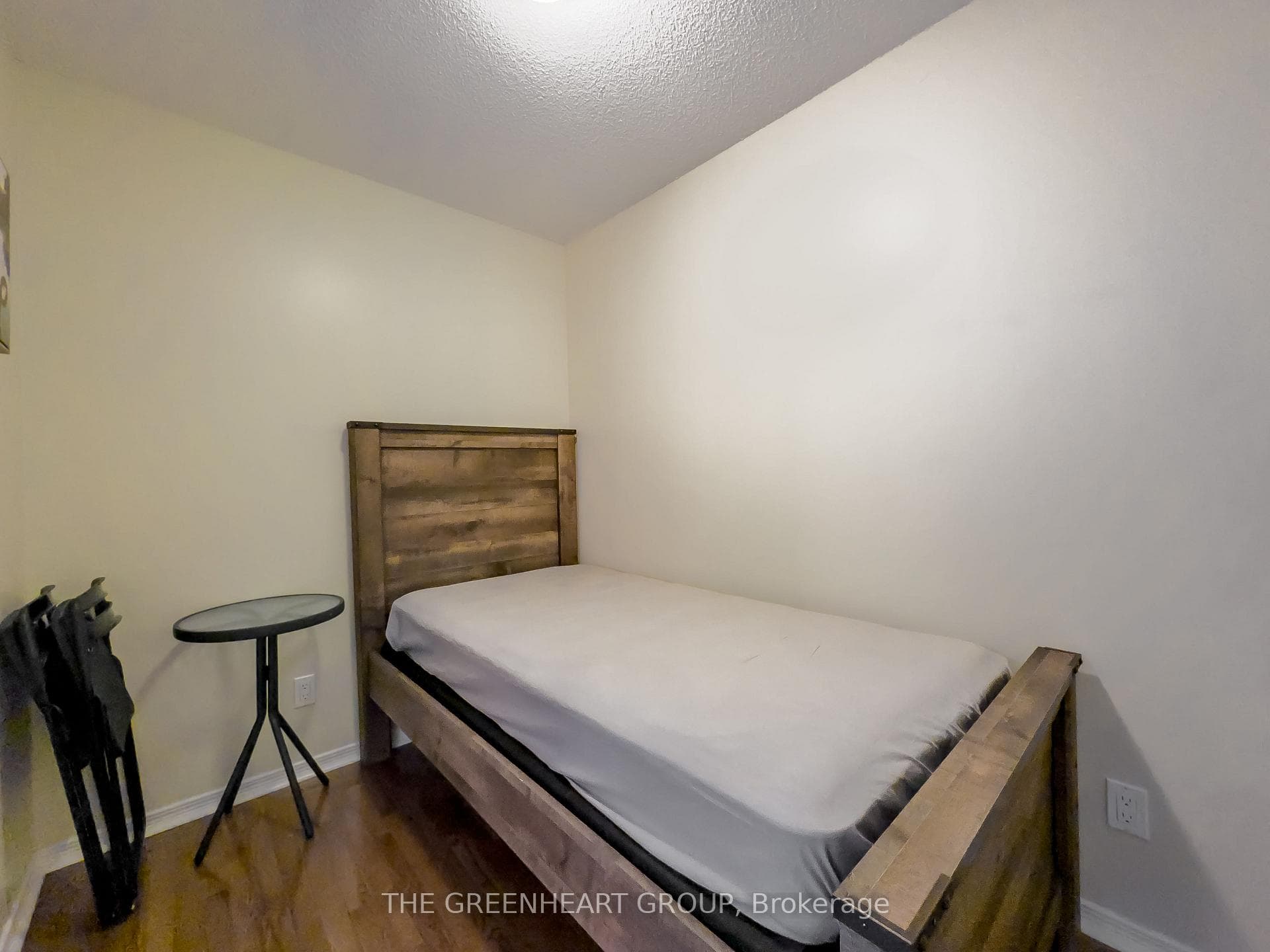 350 Red Maple Road Unit LPH8 photo 10
