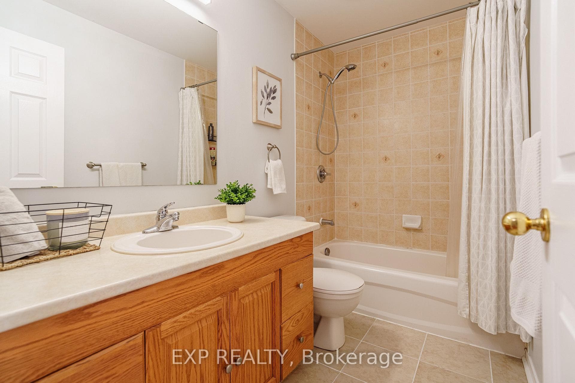 2010 Scully Way photo 19