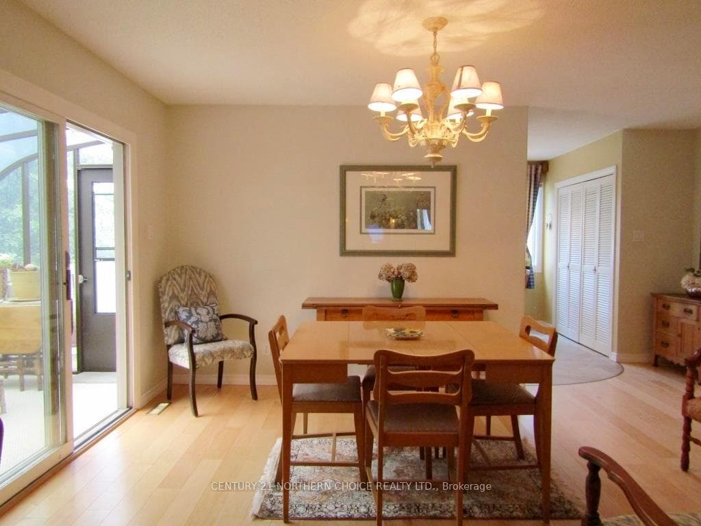 1127 River Road West photo 12