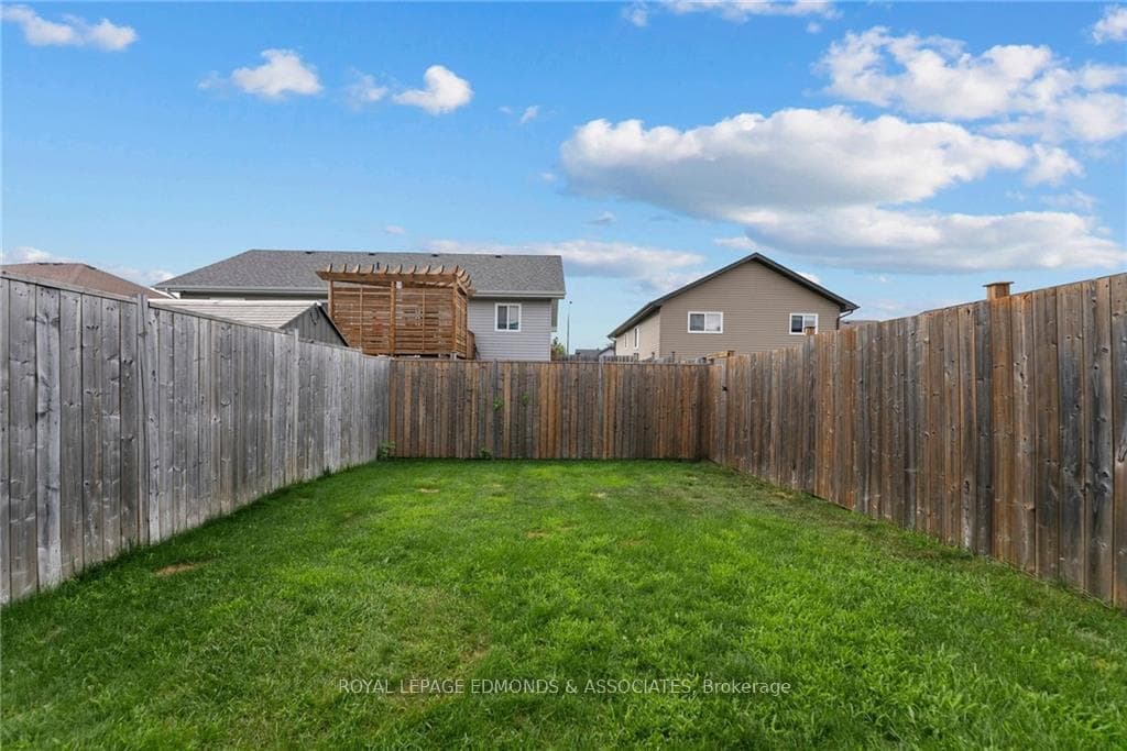 40 MCNAMARA Street photo 28