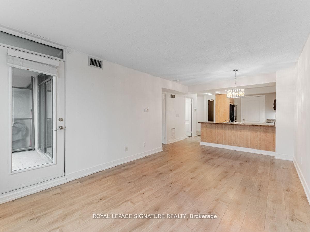 205 The Don Way Unit 411 photo 2