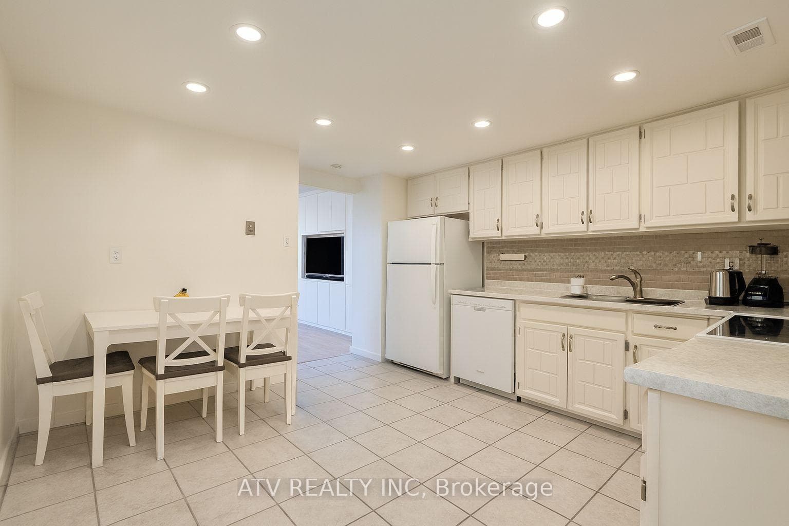 10 Muirhead Road Unit 1704 photo 6