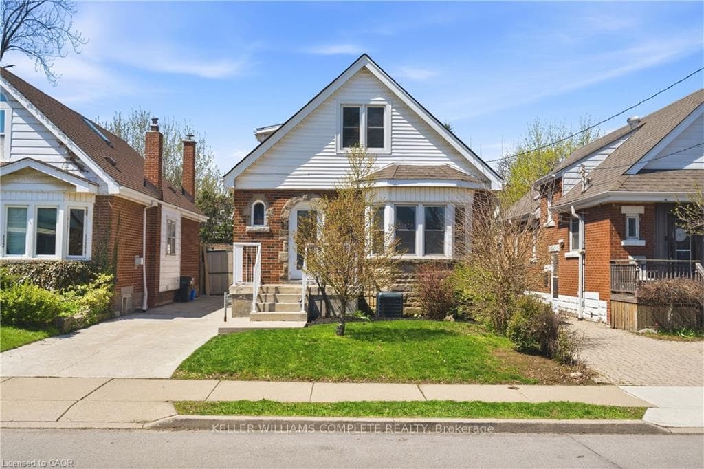 148 Huxley Avenue photo 1