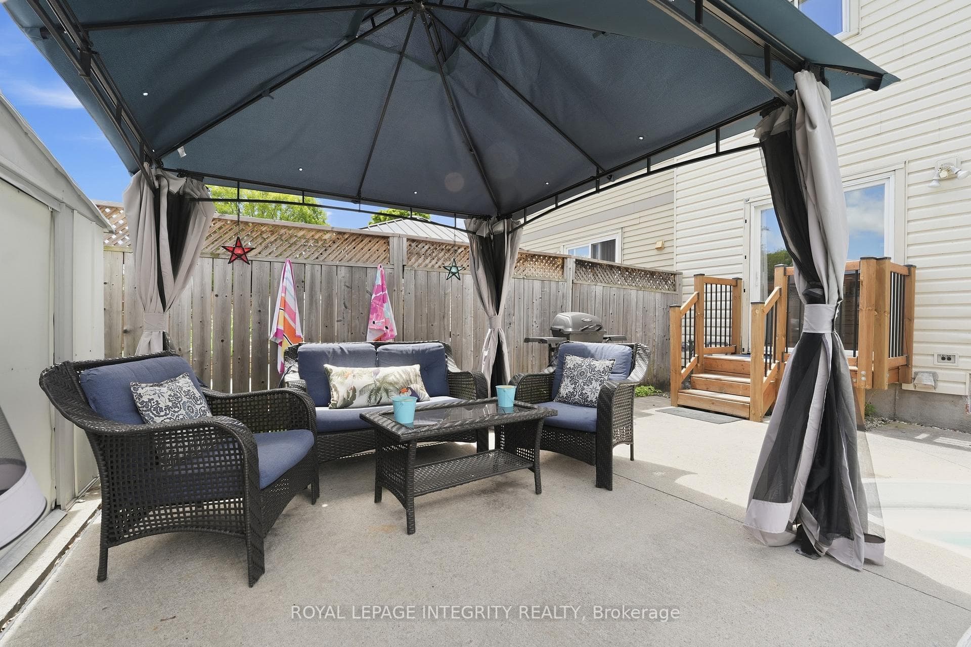 776 Vinette Crescent photo 20