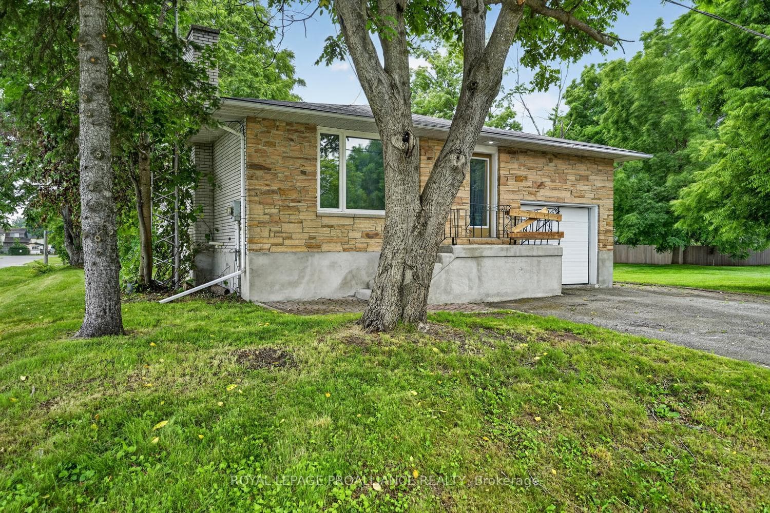 415 RAILWAY Avenue photo 29