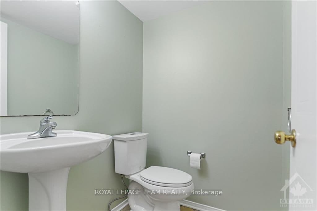 257 CRESTHAVEN Drive photo 8