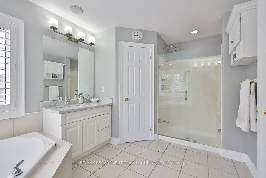 4302 Clubview Drive photo 25