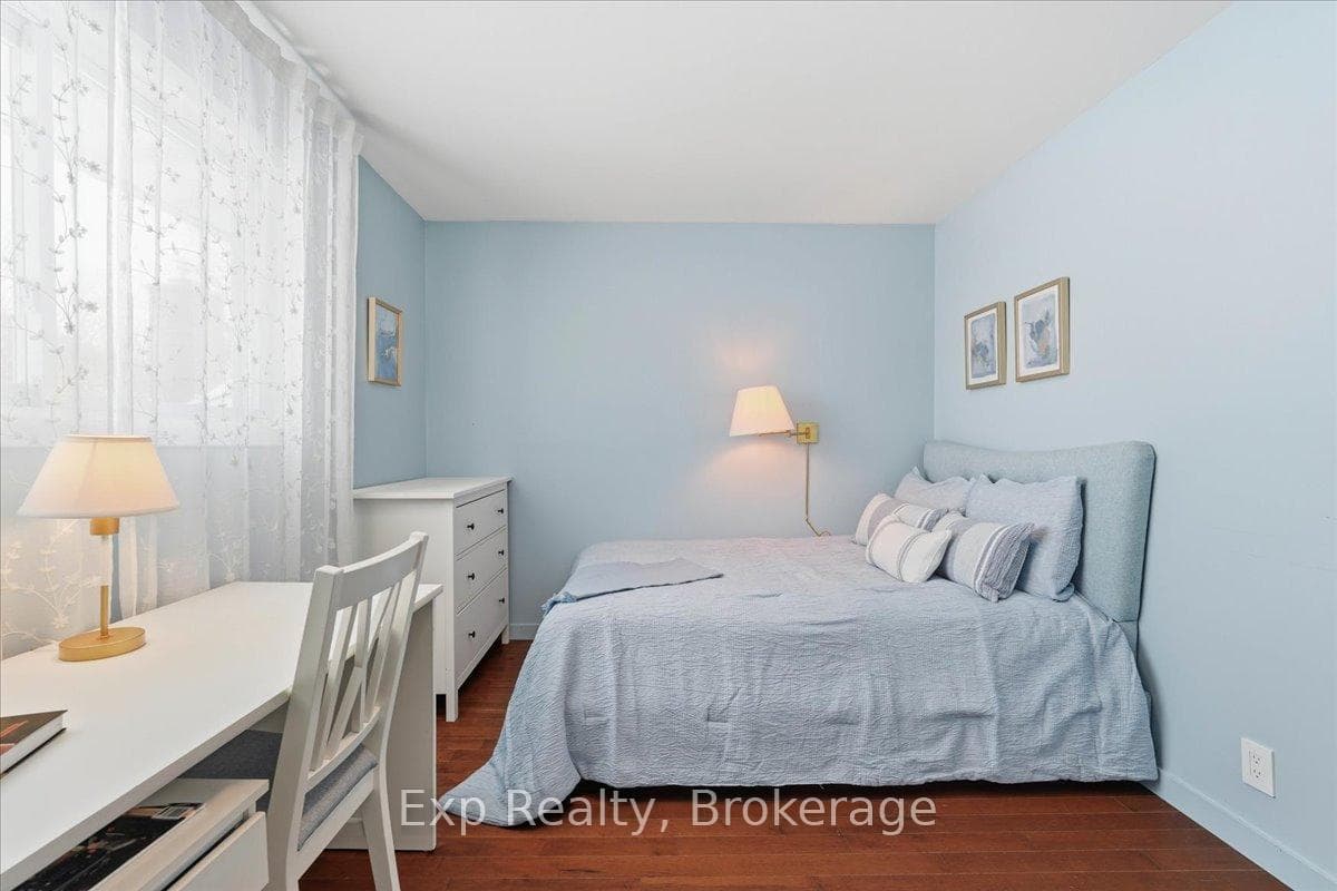 15 Thorncliffe Drive photo 27