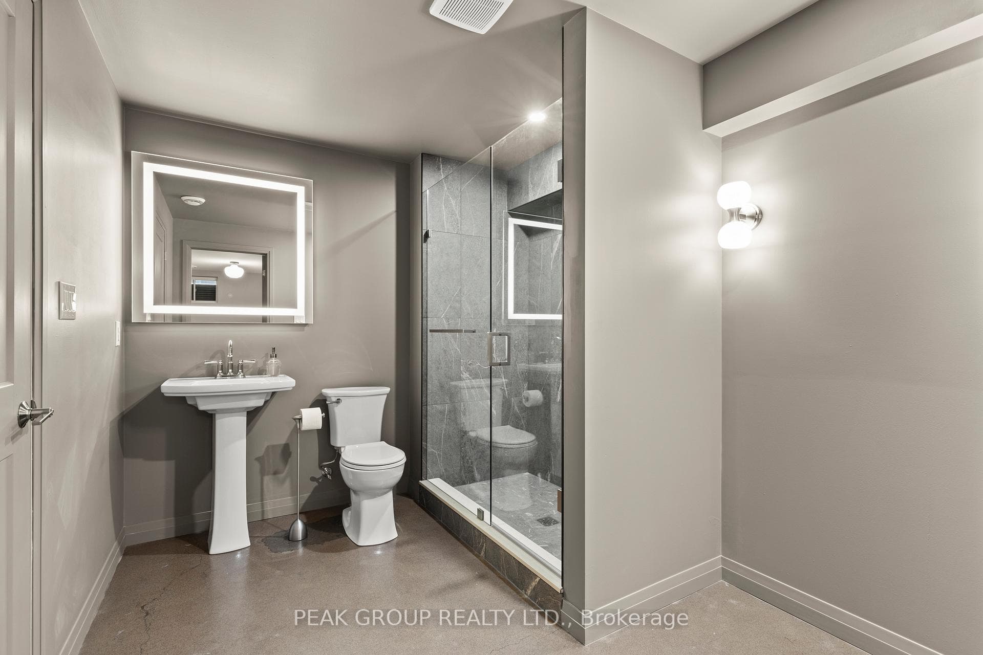 8974 Willoughby Drive Unit 8 photo 38