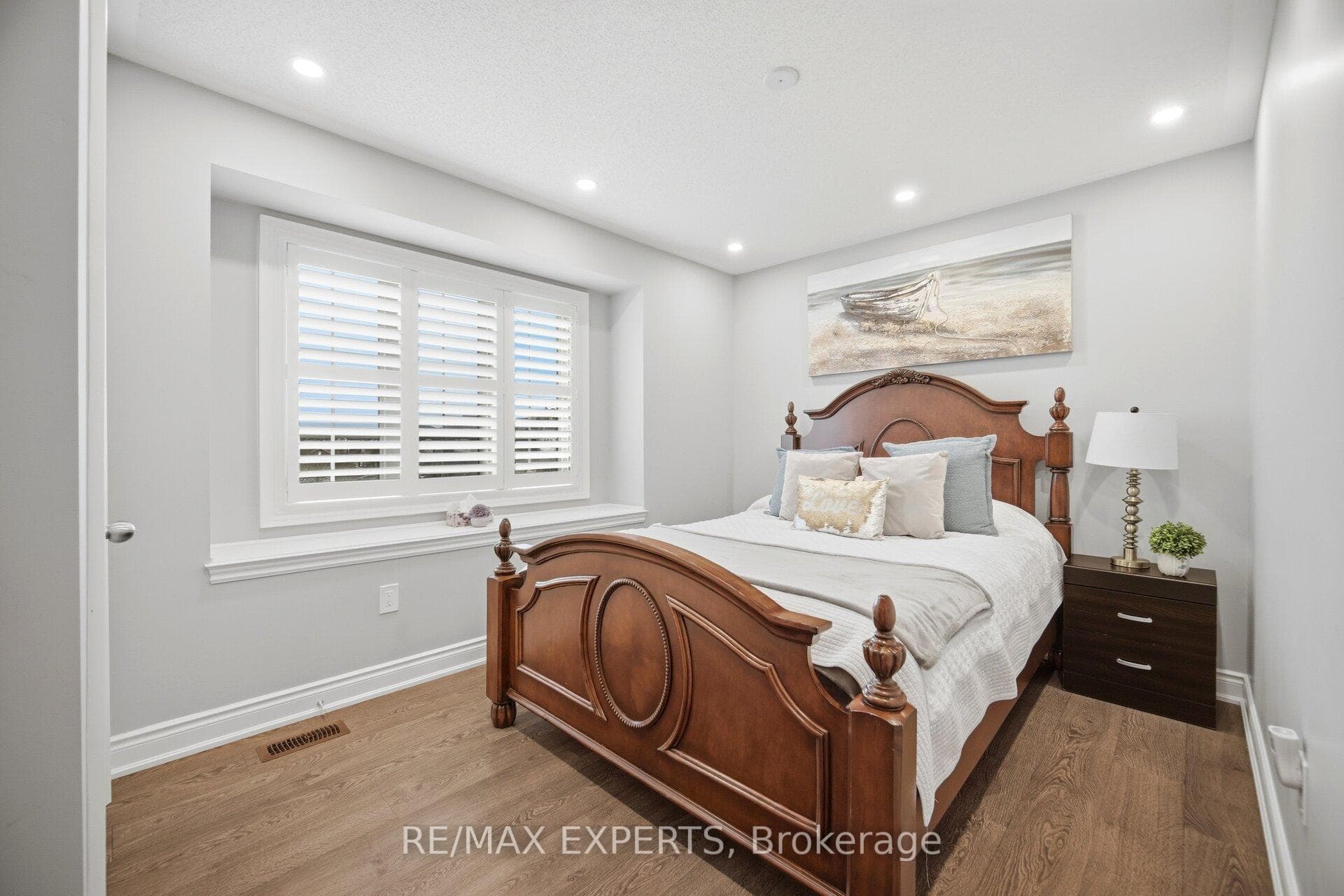 64 Holbrook Court photo 31