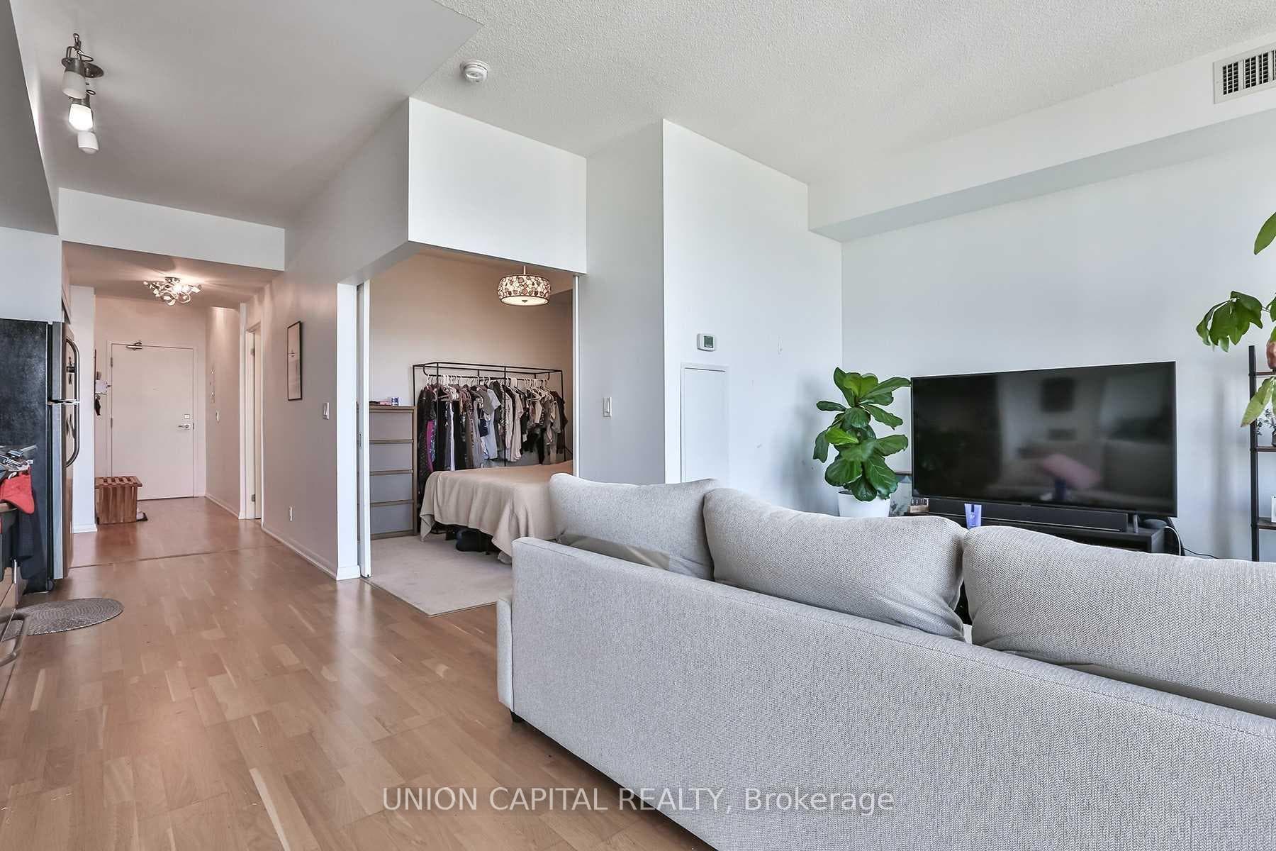 832 Bay Street Unit 2901 photo 9