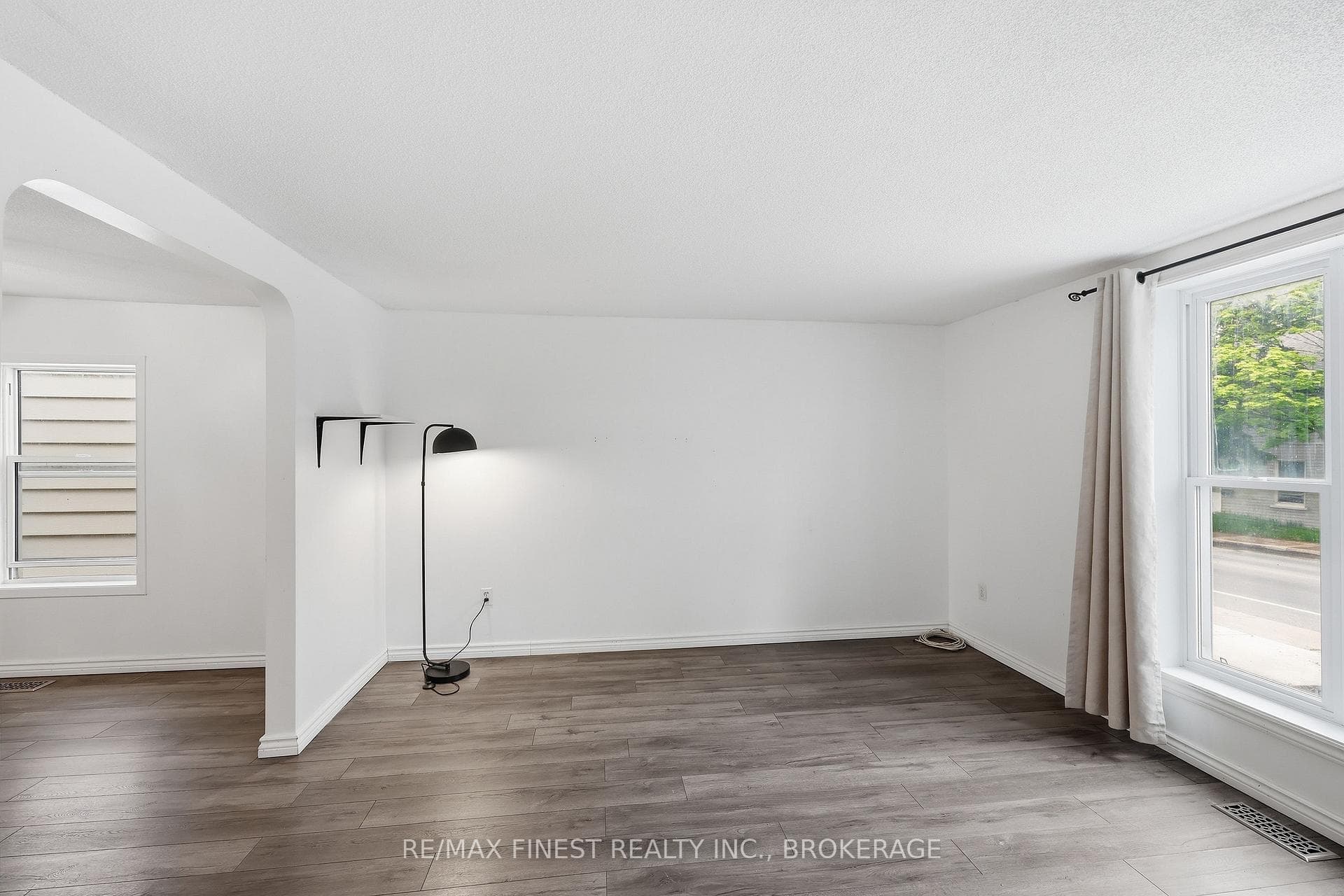 182 Montreal Street photo 5