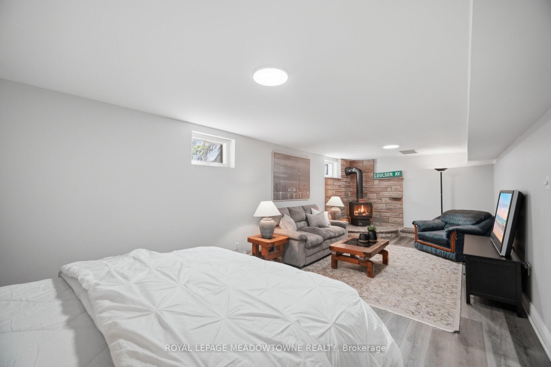 913 Maple Avenue photo 37