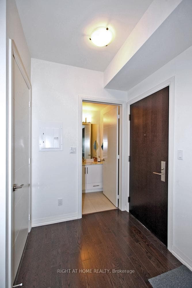 460 Adelaide Street Unit 525 photo 19