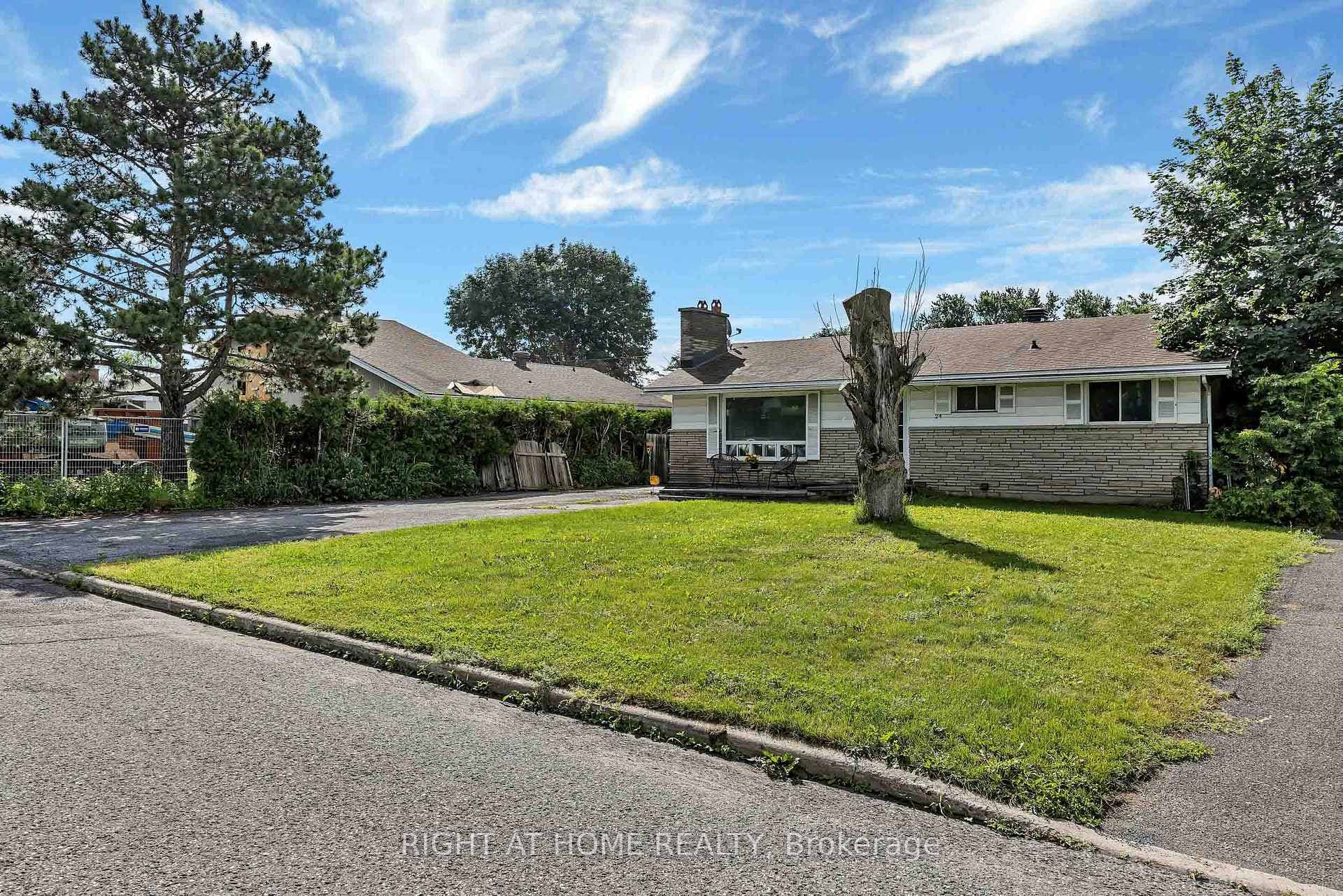 24 Largo Crescent photo 42