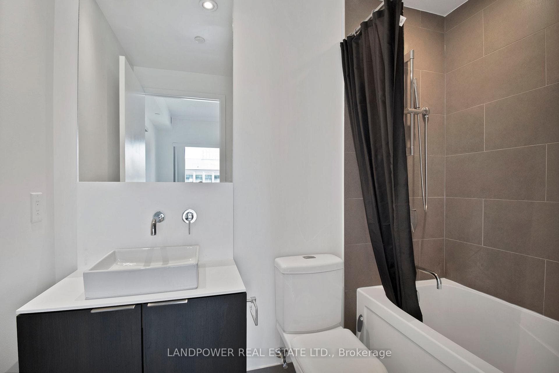 159 Dundas Street Unit 1107 photo 9